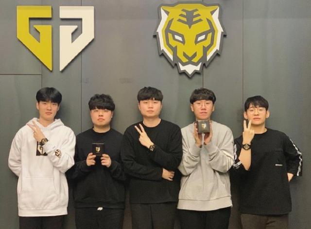 的双重标准 的双重标准